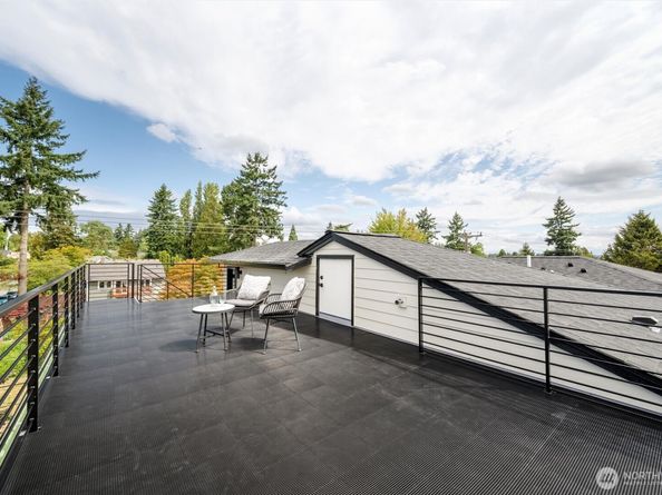 11256 Evanston Avenue N, Seattle WA 98133