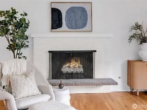 9724 Mercerwood Drive, Mercer Island WA 98040