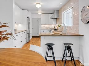 9724 Mercerwood Drive, Mercer Island WA 98040