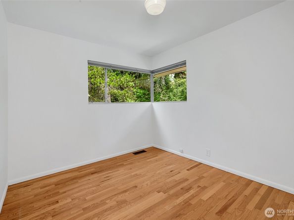 9724 Mercerwood Drive, Mercer Island WA 98040