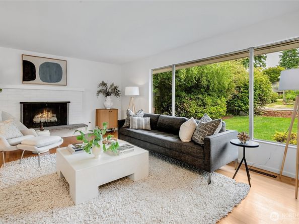 9724 Mercerwood Drive, Mercer Island WA 98040