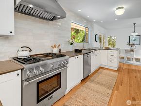 9724 Mercerwood Drive, Mercer Island WA 98040