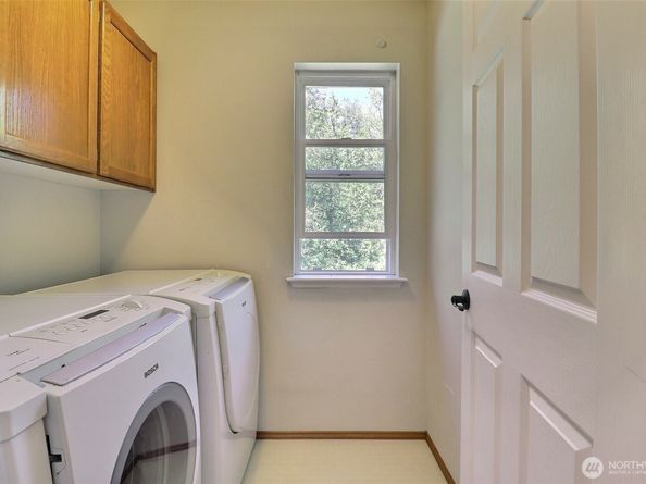 5578 Lynwood Center Road NE, Bainbridge Island WA 98110