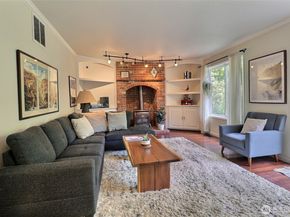 5578 Lynwood Center Road NE, Bainbridge Island WA 98110