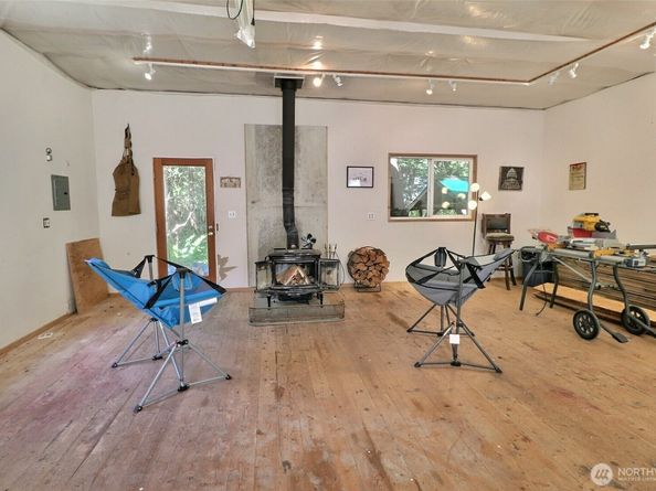 5578 Lynwood Center Road NE, Bainbridge Island WA 98110