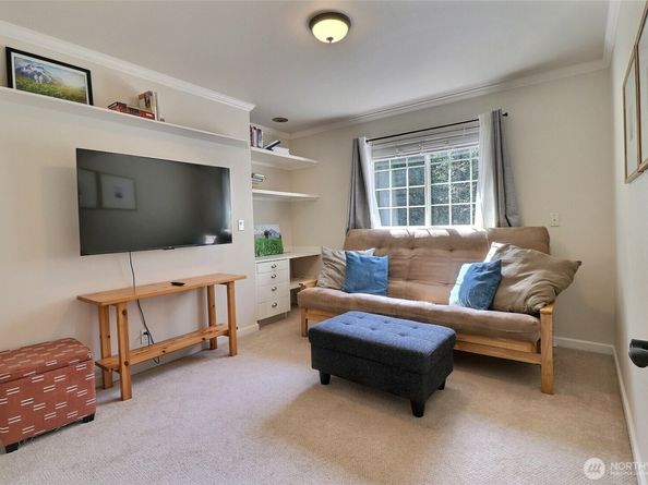5578 Lynwood Center Road NE, Bainbridge Island WA 98110