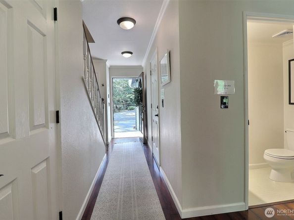 5578 Lynwood Center Road NE, Bainbridge Island WA 98110