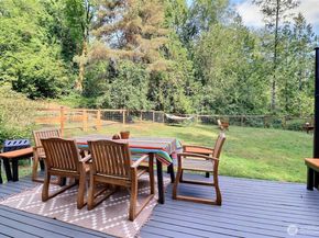5578 Lynwood Center Road NE, Bainbridge Island WA 98110