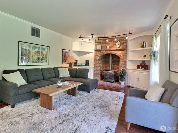5578 Lynwood Center Road NE, Bainbridge Island WA 98110