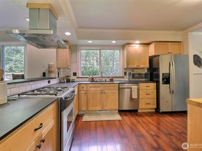 5578 Lynwood Center Road NE, Bainbridge Island WA 98110