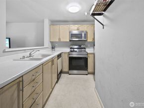 949 Aberdeen Ave ne B104, Renton WA 98059