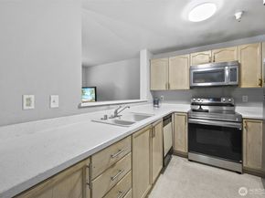 949 Aberdeen Ave ne B104, Renton WA 98059