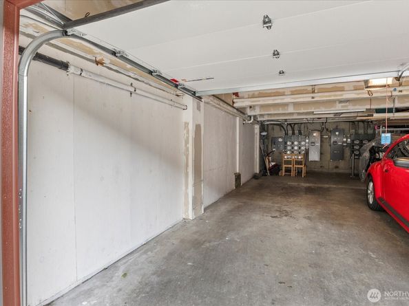 130 105th Avenue SE 108, Bellevue WA 98004