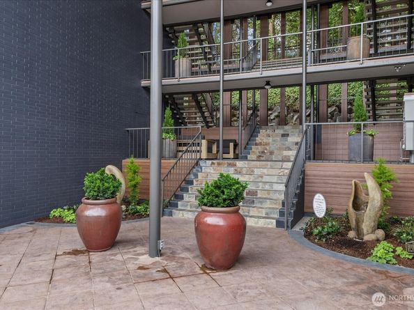 130 105th Avenue SE 108, Bellevue WA 98004