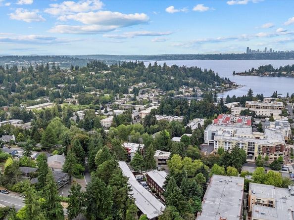 130 105th Avenue SE 108, Bellevue WA 98004