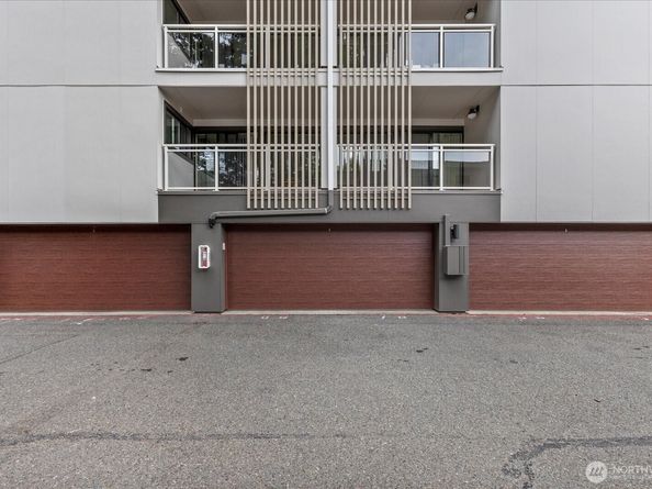 130 105th Avenue SE 108, Bellevue WA 98004