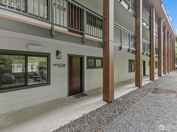130 105th Avenue SE 108, Bellevue WA 98004