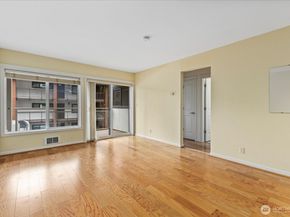 130 105th Avenue SE 108, Bellevue WA 98004