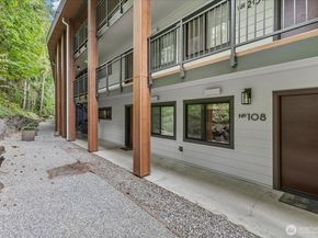 130 105th Avenue SE 108, Bellevue WA 98004