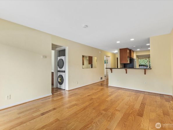 130 105th Avenue SE 108, Bellevue WA 98004