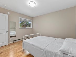 130 105th Avenue SE 108, Bellevue WA 98004
