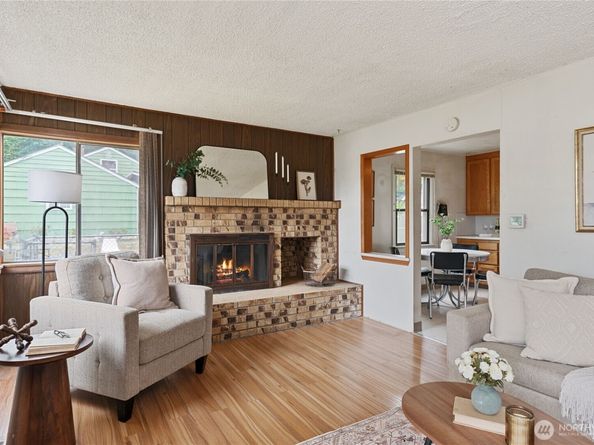 10045 1st Avenue S, Seattle WA 98168