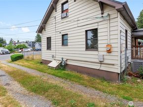 10045 1st Avenue S, Seattle WA 98168