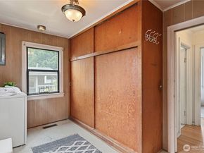 10045 1st Avenue S, Seattle WA 98168