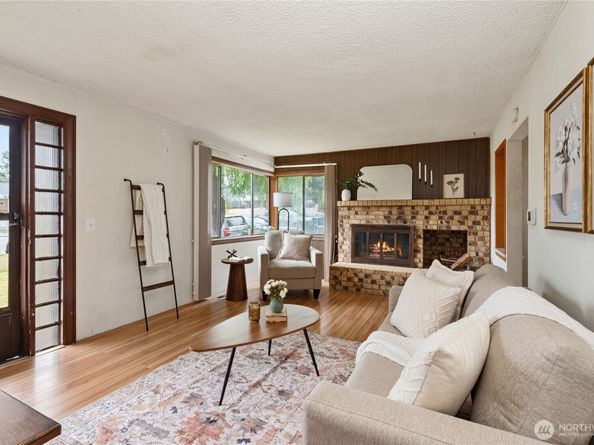 10045 1st Avenue S, Seattle WA 98168