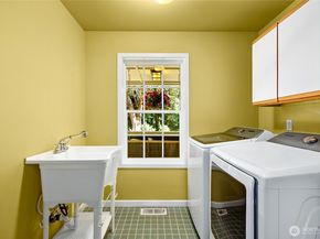7703 Fletcher Bay Road NE, Bainbridge Island WA 98110