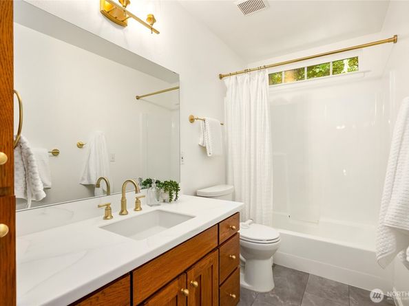 7703 Fletcher Bay Road NE, Bainbridge Island WA 98110