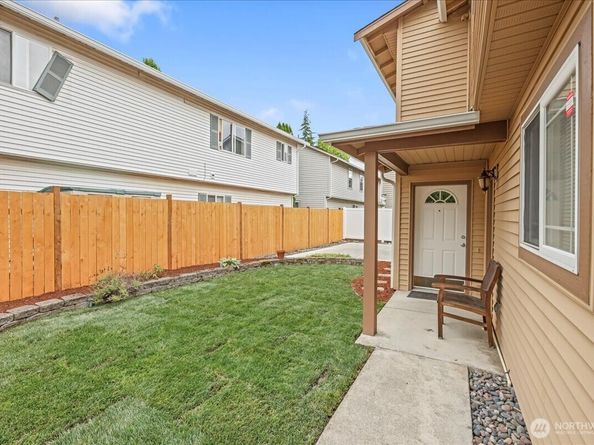 919 4th Avenue N, Kent WA 98032