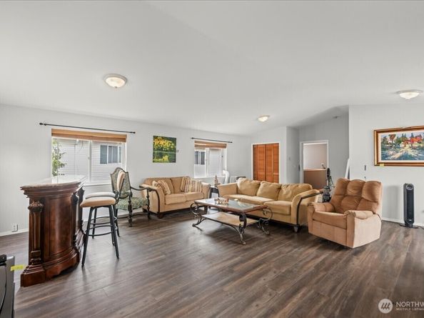 919 4th Avenue N, Kent WA 98032