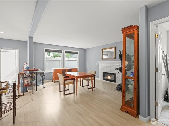 919 4th Avenue N, Kent WA 98032