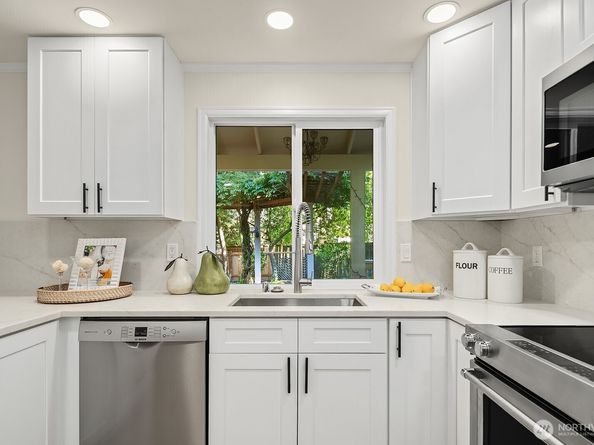 2892 160th Place NE, Bellevue WA 98008