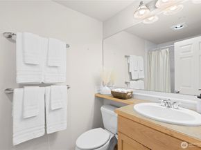 2820 E Madison Street 204, Seattle WA 98112