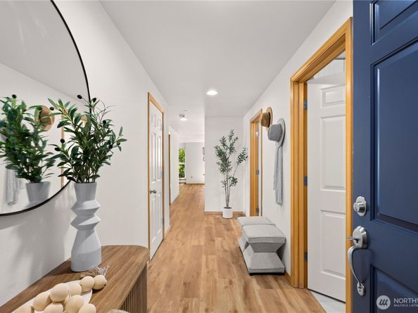 2820 E Madison Street 204, Seattle WA 98112
