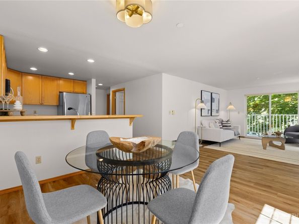 2820 E Madison Street 204, Seattle WA 98112