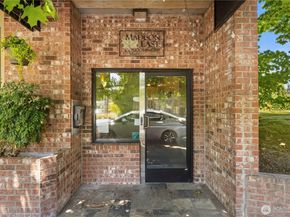 2820 E Madison Street 204, Seattle WA 98112
