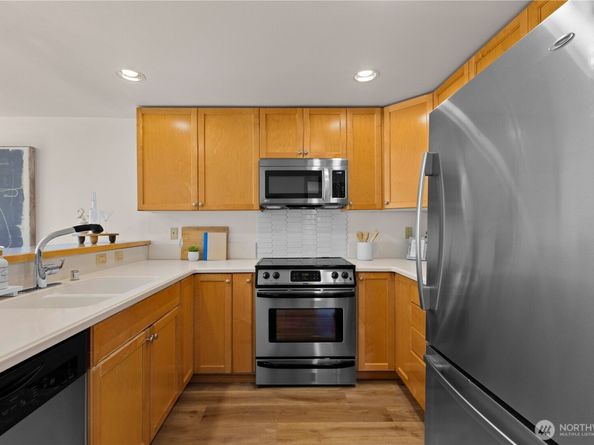 2820 E Madison Street 204, Seattle WA 98112