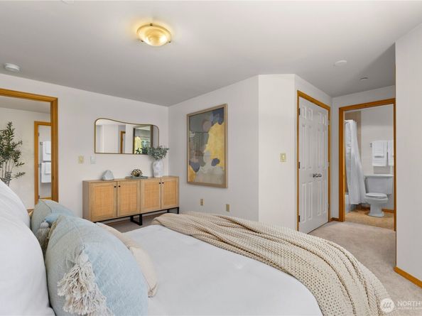 2820 E Madison Street 204, Seattle WA 98112