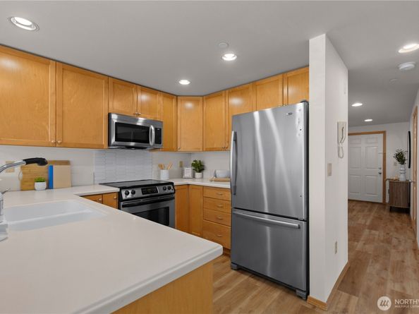 2820 E Madison Street 204, Seattle WA 98112