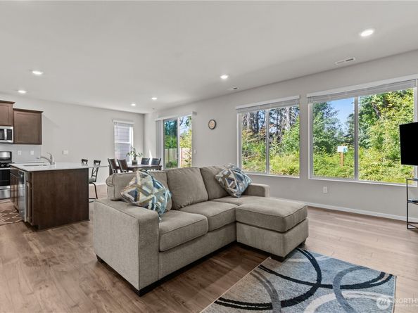 10825 32nd Street NE, Lake Stevens WA 98258