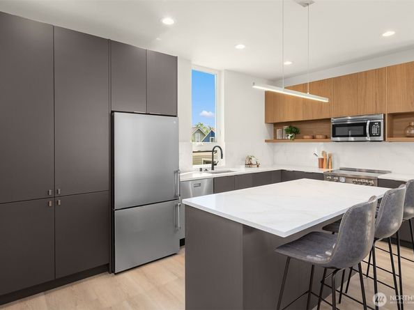 1611 N 50th Street, Seattle WA 98103