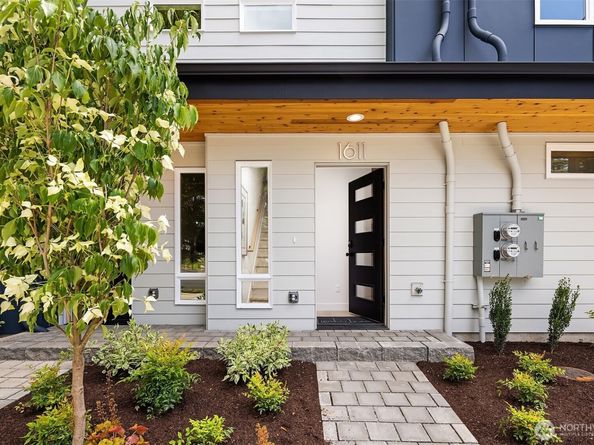 1611 N 50th Street, Seattle WA 98103