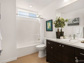 909 29th Avenue S, Seattle WA 98144