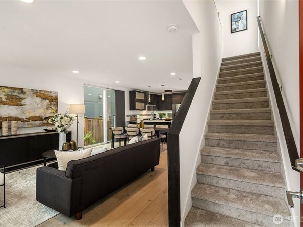 909 29th Avenue S, Seattle WA 98144