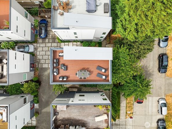 909 29th Avenue S, Seattle WA 98144