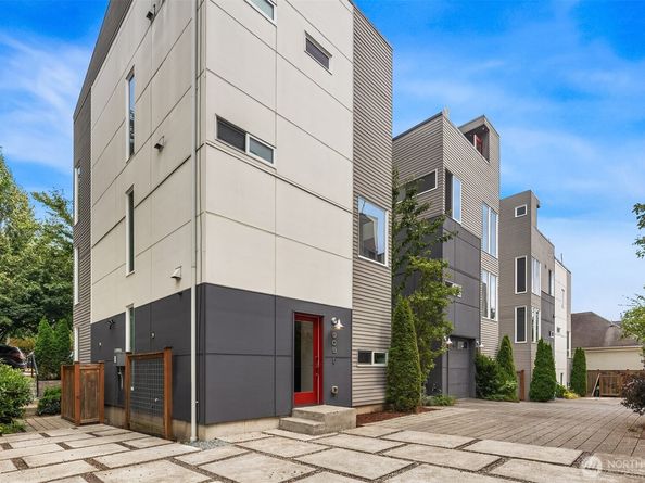 909 29th Avenue S, Seattle WA 98144