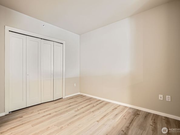 76 Cedar Street 806, Seattle WA 98121